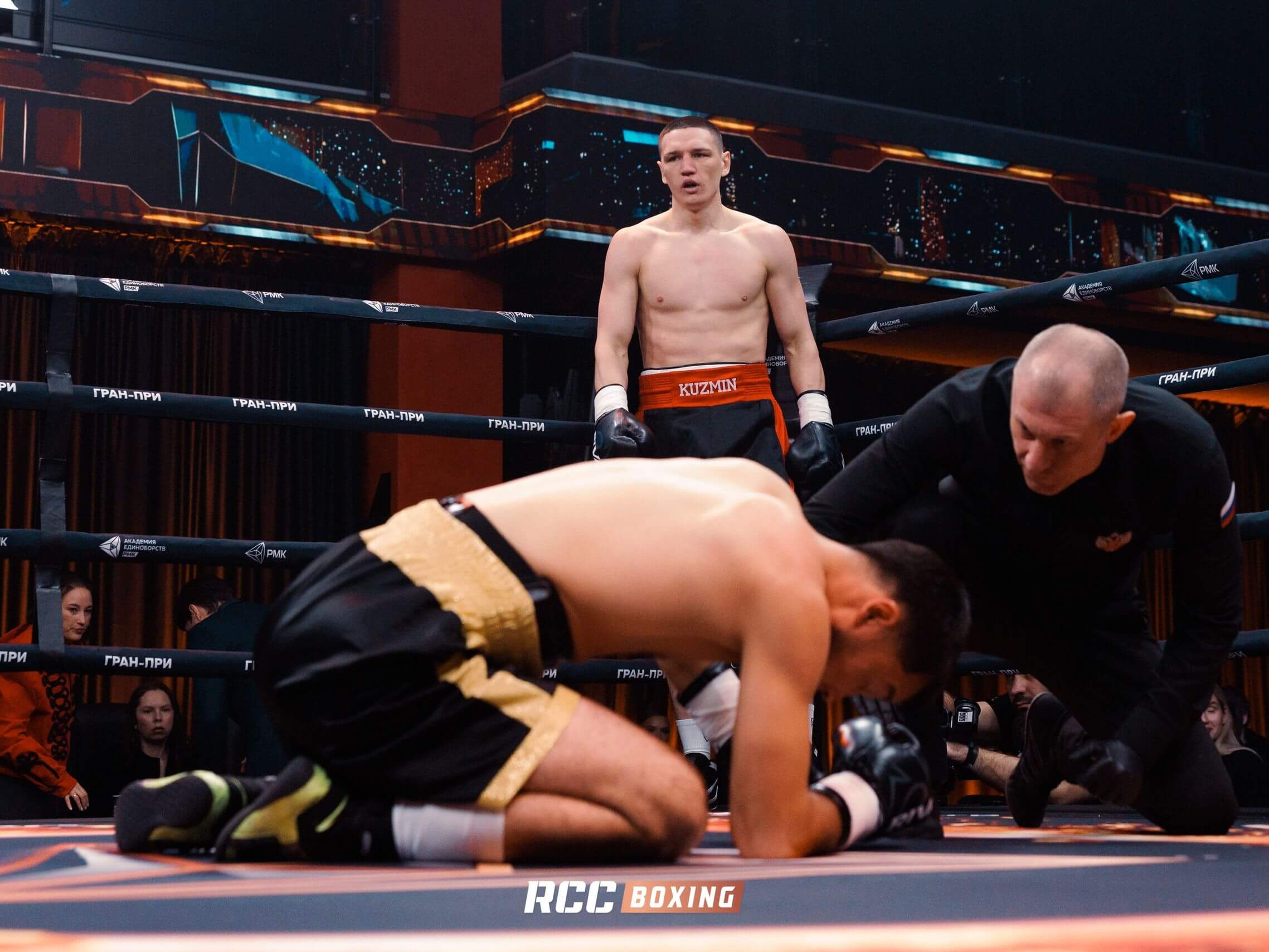 RCC Boxing: Kuzmin lands strikes in the bout